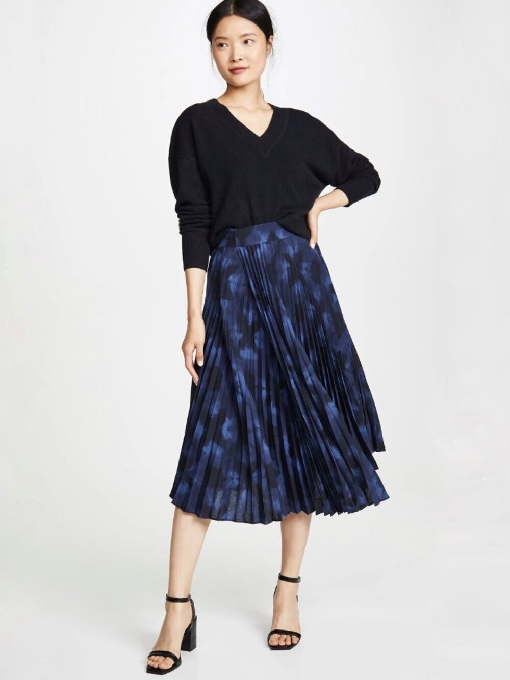 VINCE Navy Blue Hydra Winter Tye Dye Asymmetrical Pleated Midi Skirt, Size 8